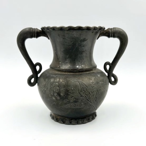 Antique Wilcox Silverplate Quadruple Plate Vase Urn 4" Snake-Scale Handles - Picture 2 of 10